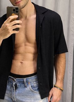 Mathew Veda Swiss Athlete BWC - Male escort in Hanoi Photo 6 of 8