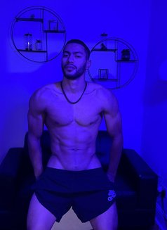 Mathias Escort Massage - Male escort in Dubai Photo 2 of 8