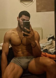 Mathias Escort Massage - Male escort in Dubai Photo 8 of 8