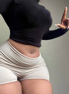 Matinda - escort in Paris Photo 4 of 5