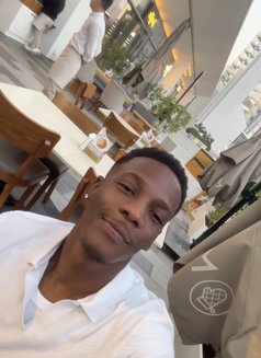 Hung for Ladies and Couples - Male escort in Dubai Photo 2 of 4