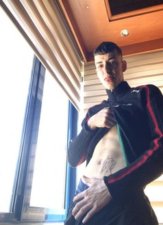 Matteo Allegro - Male escort in Brussels Photo 2 of 3