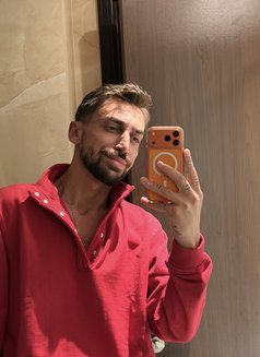 Mattew xxl - Male escort in Dubai Photo 5 of 6