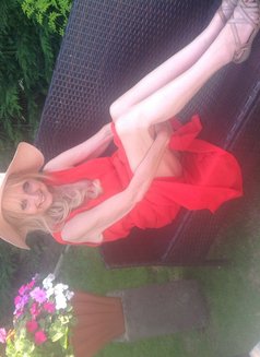 Mature Barbara - escort in Dubai Photo 7 of 13