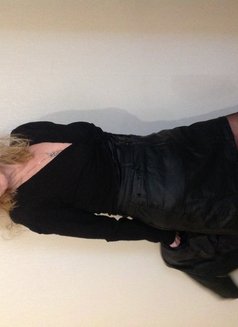 Mature Barbara - escort in Dubai Photo 13 of 13
