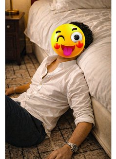 Mature & Gentleman - Male escort in Gurgaon Photo 12 of 13