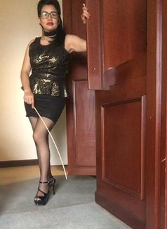 Experienced Skilled Domme - dominatrix in Singapore Photo 5 of 6