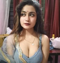 Mature Married Housewife - puta in Mumbai