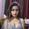 Mature Married Housewife - puta in Mumbai Photo 2 of 2