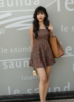 Mature & petite companion - puta in Hong Kong Photo 1 of 9