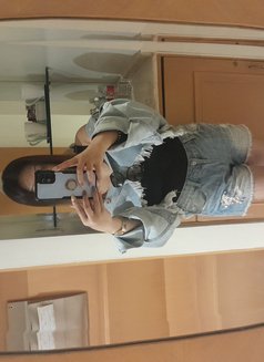 Mature Woman here-Young and Matured men - escort in Hong Kong Photo 5 of 5