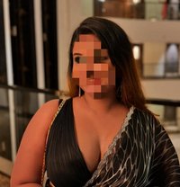 Mature Women - escort in Mumbai
