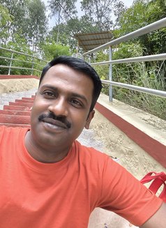 Matured Fucker - Male escort in Bangalore Photo 2 of 3