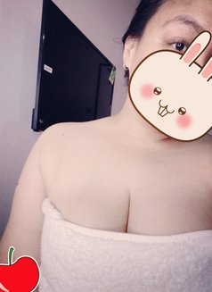 Matured Milf Curvy - escort in Makati City Photo 1 of 4