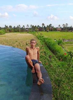 Maudrik Alzahra - Male escort in Bali Photo 3 of 9