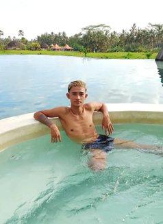 Maudrik Alzahra - Male escort in Bali Photo 4 of 9