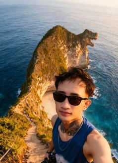 Maudrik Alzahra - Male escort in Bali Photo 5 of 9