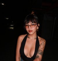 Mauiolis - Transsexual escort in Makati City