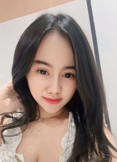 Maura - escort in Bali Photo 3 of 9