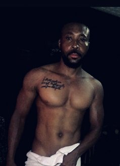 Maurice - masseur in Abuja Photo 2 of 3