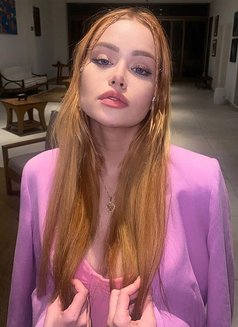 Mavie - escort in London Photo 3 of 14