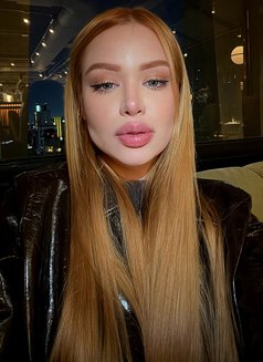 Mavie - escort in London Photo 7 of 14
