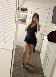 Mavis - escort in Fujairah Photo 2 of 4