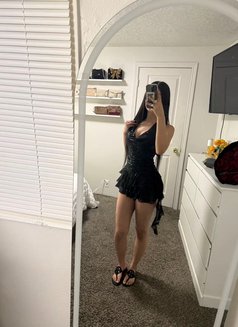 Mavis - escort in Fujairah Photo 3 of 4