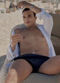 Mavrick - Male escort in Cairo Photo 2 of 11