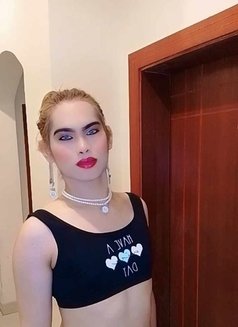 Mawi - Transsexual escort in Jeddah Photo 2 of 3