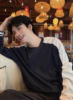 Mawin - Male escort in Al Manama Photo 9 of 12