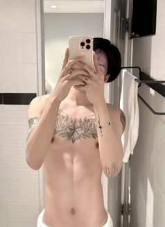 Mawin - Male escort in Al Manama Photo 12 of 12