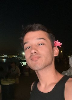 max - Male escort in İstanbul Photo 2 of 5