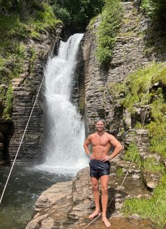 Max - Male escort in London Photo 5 of 5