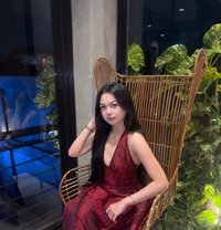 Max - escort in Manila