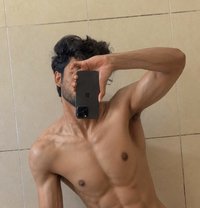 Max - Male escort in Doha