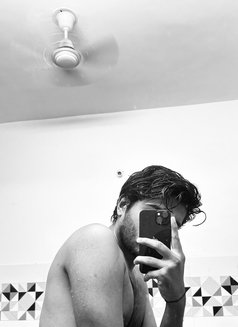 Max - Male escort in Pune Photo 1 of 1