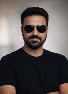 Max - Male escort in Ahmedabad Photo 1 of 1