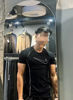 Max - Acompañantes masculino in Mumbai Photo 1 of 4