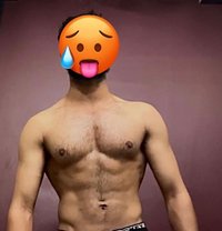 Max - masseur in New Delhi