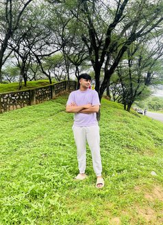 Max - Male escort in New Delhi Photo 3 of 3