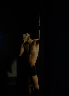 Max - Dominador masculino in New Delhi Photo 8 of 8