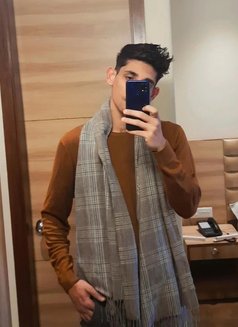 Max - Acompañantes masculino in New Delhi Photo 1 of 1