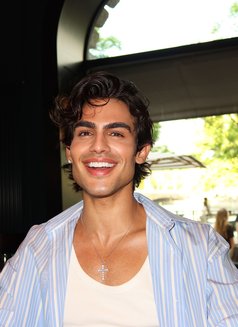 Max - Male escort in Paris Photo 8 of 10