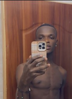 Max - Acompañantes masculino in Mombasa Photo 3 of 3