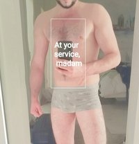 The obedient servant - masseur in Dubai