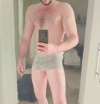 Max - Intérprete masculino de adultos in Dubai