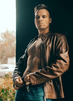 Max Night - Acompañantes masculino in Bangkok Photo 4 of 26