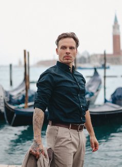 Max Night - Male escort in Hong Kong Photo 25 of 26