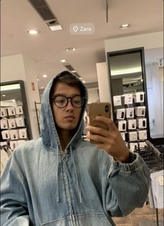 Max - Male escort in İstanbul Photo 11 of 13